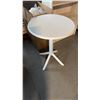 Image 1 : WHITE ROUND POLYMER TABLE WITH UV STABILIZED HIGH IMPACT SHELL 23.75X23.75X30.5 INCHES