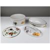 Image 2 : Two Royal Worcester Porcelain Covered Serving Dishes, Evesham Gold