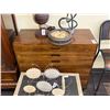 Image 2 : Vintage 8 Drawer Chest