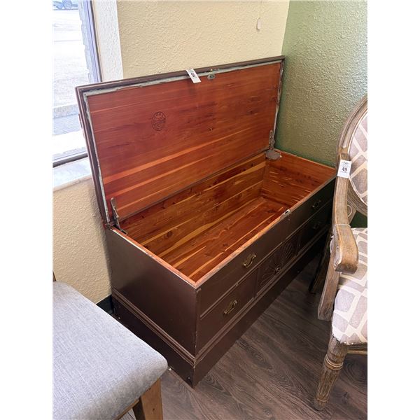 Roos Cedar Trunk
