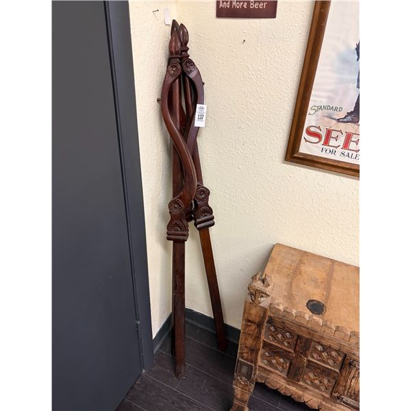 Mahogany Easel - Nds Assembly - May Be Missing Parts