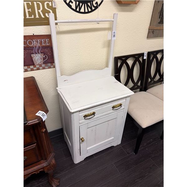Distressed White Dry Sink