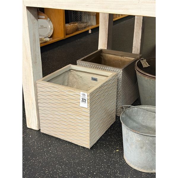 Décor Clay Planters - 2