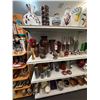 Image 1 : Asst. Vases, Bowls, Décor, Rocks - 4 Shelves
