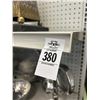 Image 6 : Gondola Shelving Throughout Store