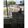 Image 1 : Art Glass Décor, Insulators, Stems Glasses, Green Footed Glasses - Vertical Lot