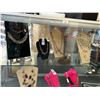 Image 1 : Fashion Necklaces w/Display - 6