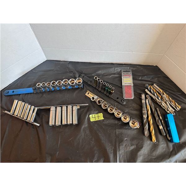 Assorted lot of sockets and drill bits