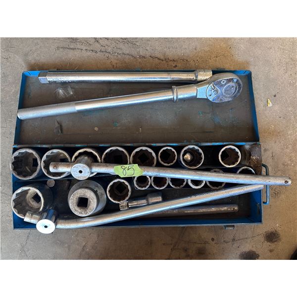 Socket set with socket wrenches