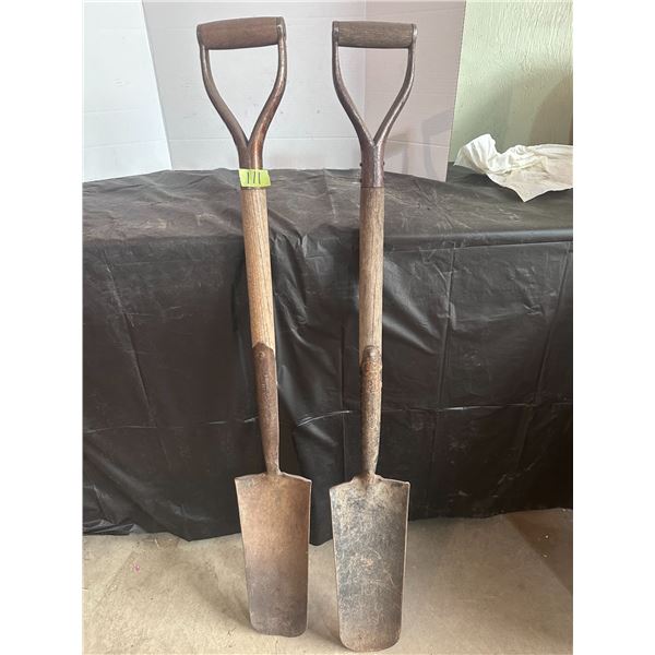 2 Shovels