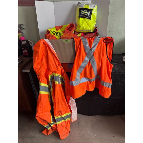 Safety vests and jackets , Helly Hansen XL coat