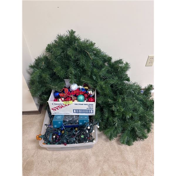 Lot of christmas décor items