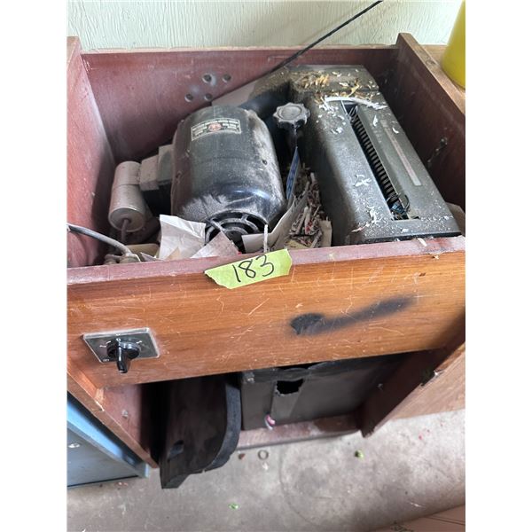 Paper Shredder in stand - working