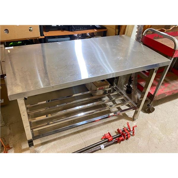 24X48X31IN ALUMINIUM TABLE