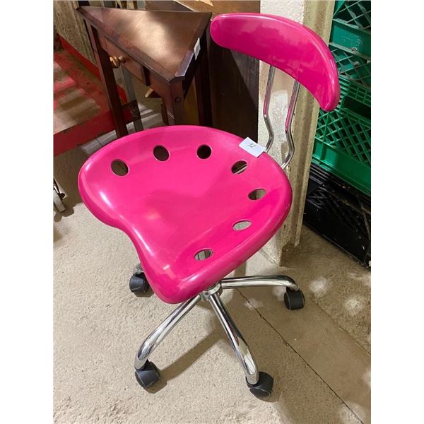 WOMENS MAKE-UP CHAIR