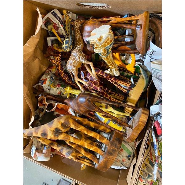 BOX LOT OF COLLECTIBLE GIRAFFE SCULPTURES