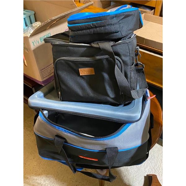 3 COOLERS / LUNCHBOX