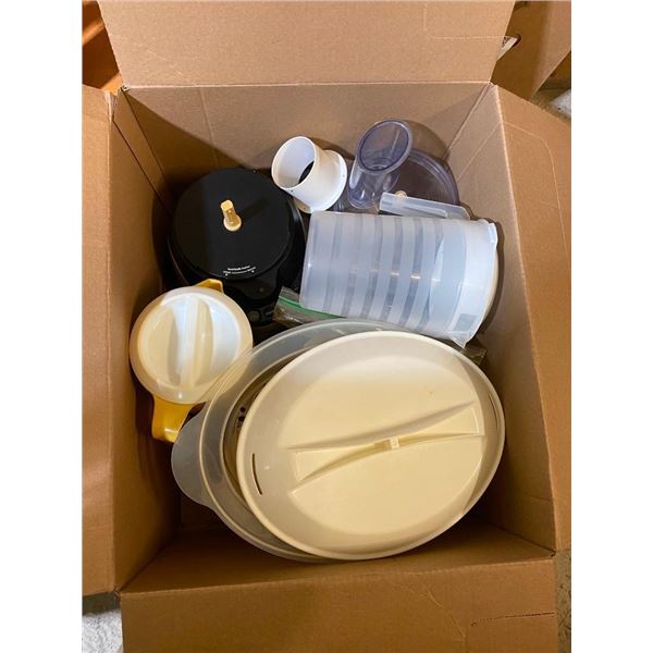 BOX LOT OF ASSORTED KITCHEN SUPPLIES
