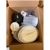 Image 1 : BOX LOT OF ASSORTED KITCHEN SUPPLIES