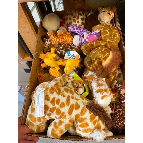 BOX LOT OF GIRAFFE STUFFED ANIMALS