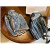 Image 1 : 2 BASEBALL GLOVES