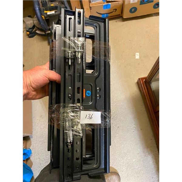 TV WALL MOUNT FOR 40-70IN TVS