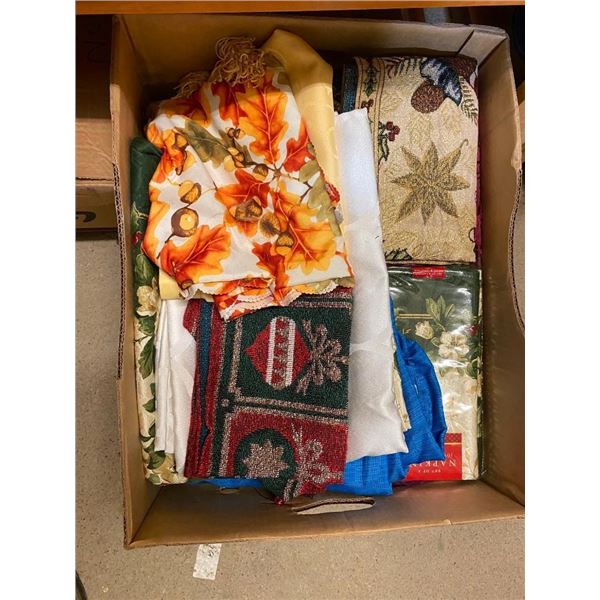 BOX LOT OF ASSORTED KITCHEN TABLECLOTHS, RUNNERS