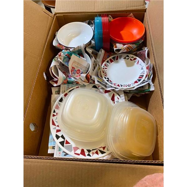 BOX OF KITCHEN PLATES AND BOWLS SET AND SOME TUPPERWARE