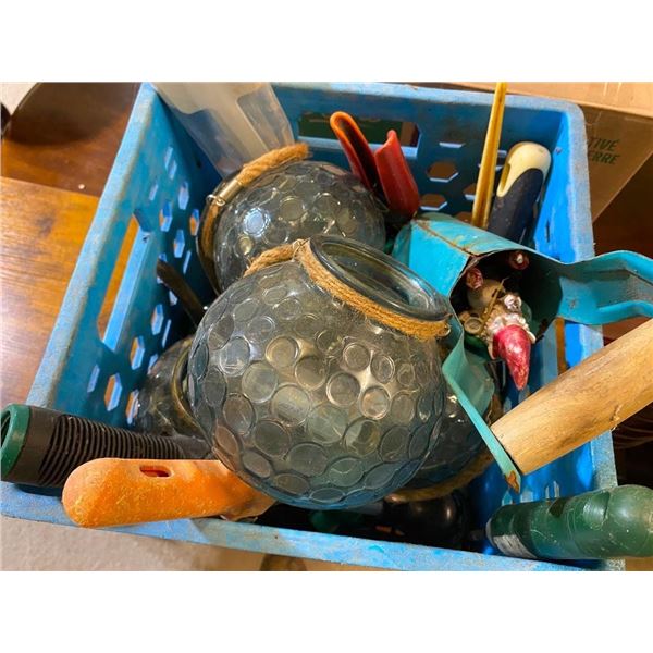 BOX LOT OF OUTDOOR GARDEN SUPPLIES, ETC.