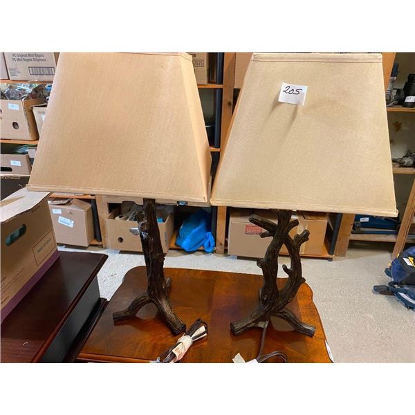 2 LAMPS