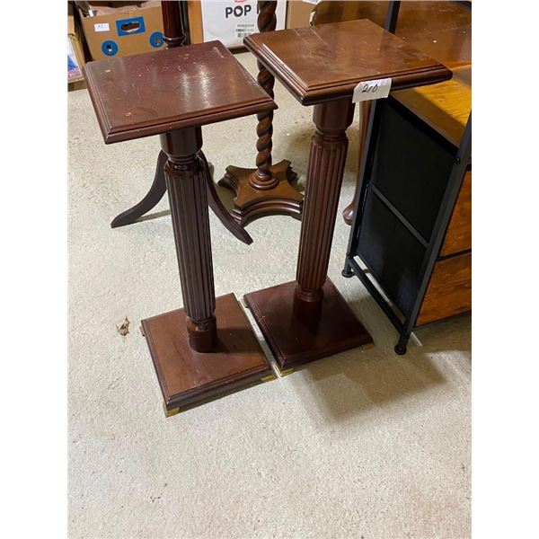 2 SMALL FLOWER STANDS