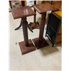 Image 1 : 2 SMALL FLOWER STANDS