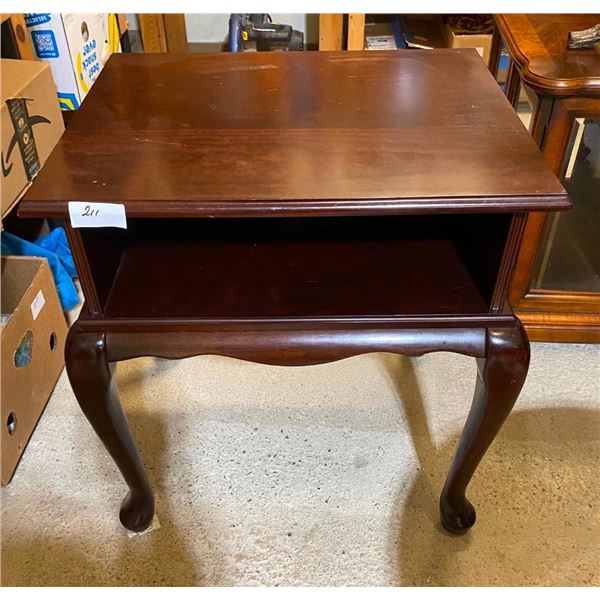 24IN WOODEN END STAND