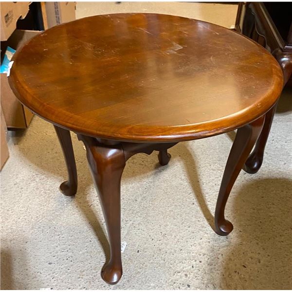 24IN WOODEN CIRCLE END STAND