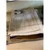 Image 1 : 30X60IN INDOOR AREA RUG