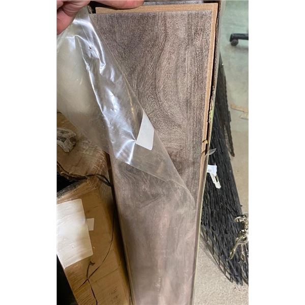 7PCS OF LAMINATE FLOORING