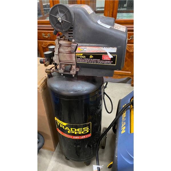 19 GALLON AIR COMPRESSOR