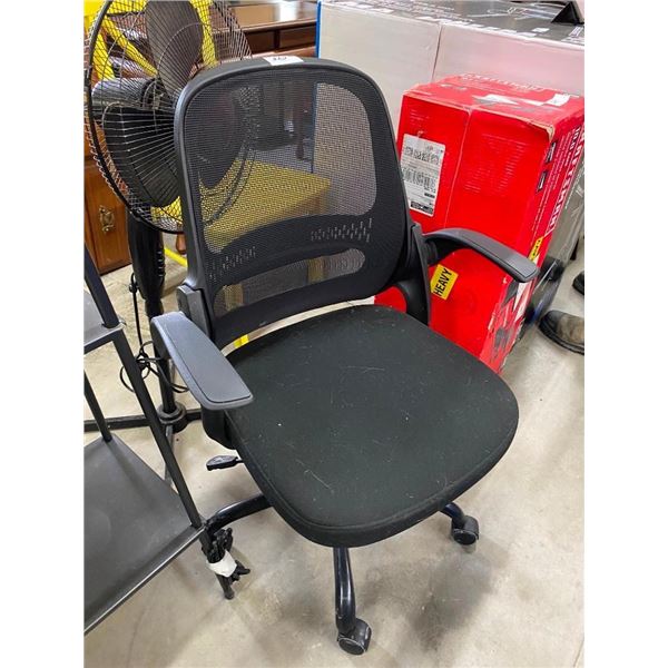 OFFICE CHAIR