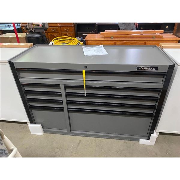 52IN HUSKY 9-DRAWER TOOL BOX WITH CASTORS