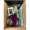 Image 1 : BOX LOT OF ASSORTED KITCHEN SUPPLIES