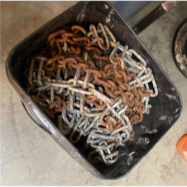 CHAINS FOR A JOHN DEERE X300