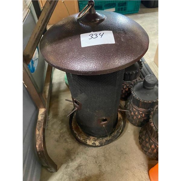 2 BIRD FEEDERS