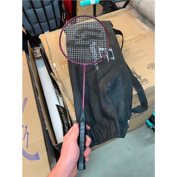 3 BADMINTON RACKETS WITH NET