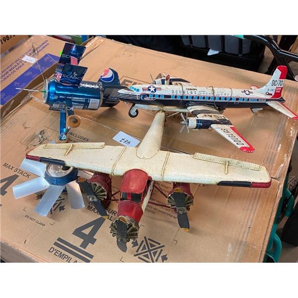 3 COLLECTIBLE PLANES