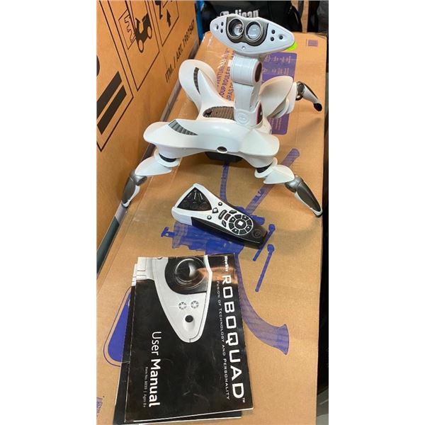 ROBOQUAD WALKING ROBOT WITH REMOTE AND MANUAL