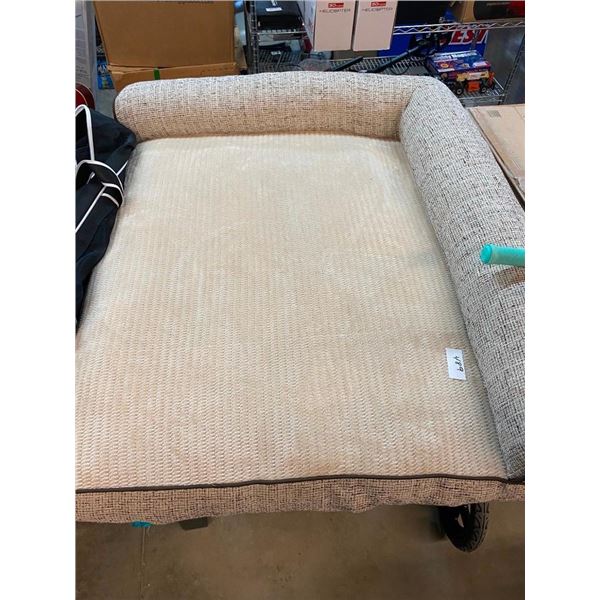 LARGE DOG BED