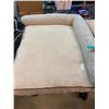 Image 1 : LARGE DOG BED