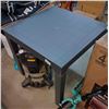 Image 1 : 32IN PATIO TABLE