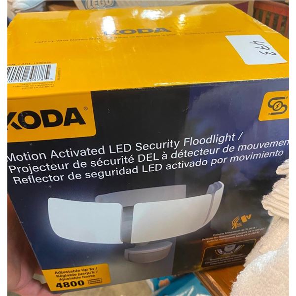 MOTION ACTIVATED LED SECURITY FLOOD LIGHT
