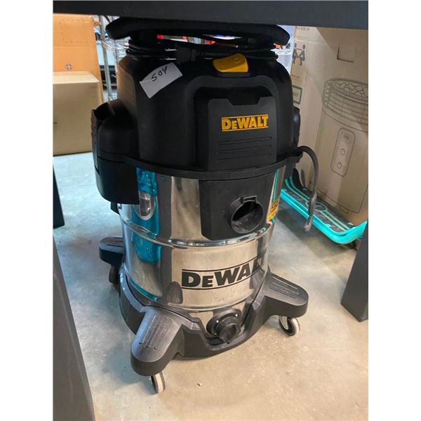 DEWALT 38L SHOP-VAC